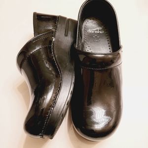 Black Dansko Nursing Clogs Euro 39